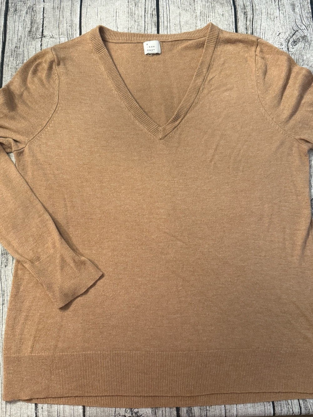 Beautiful super soft light Sweater in light brown, V-neck, Size L